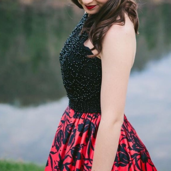 Red and Black Rose Sherri Hill Ball Gown: size 6 - Picture 2 of 3